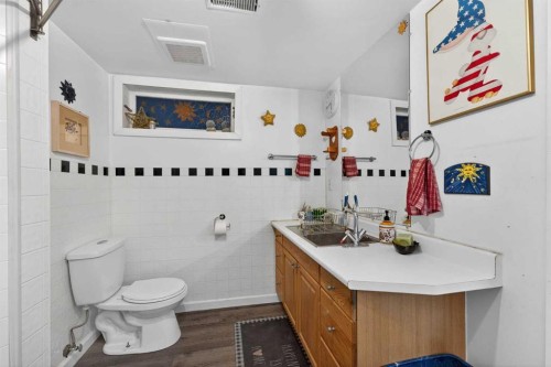 64 Foxwell Road Se, Calgary, AB - Indoor Photo Showing Bathroom