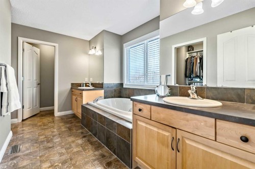 356 Everstone Drive Sw, Calgary, AB - Indoor Photo Showing Bathroom