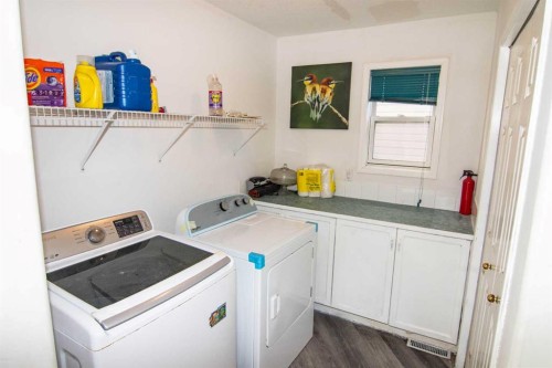 47 Anaheim Crescent, Calgary, AB - Indoor Photo Showing Laundry Room