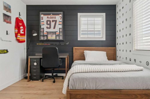 119 Riviera View, Cochrane, AB - Indoor Photo Showing Bedroom