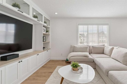 119 Riviera View, Cochrane, AB - Indoor Photo Showing Living Room