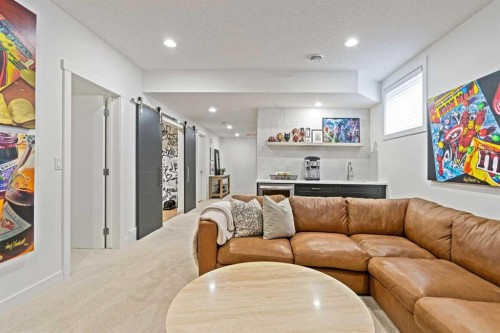 119 Riviera View, Cochrane, AB - Indoor Photo Showing Living Room