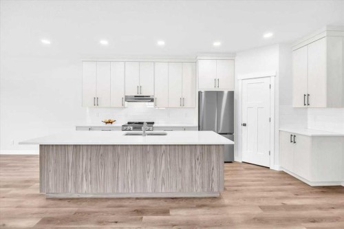 1014 Limit Avenue, Crossfield, AB - Indoor Photo Showing Kitchen