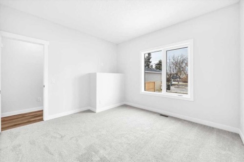 1014 Limit Avenue, Crossfield, AB - Indoor Photo Showing Other Room