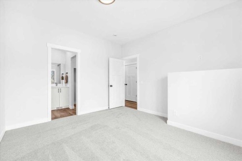 1014 Limit Avenue, Crossfield, AB - Indoor Photo Showing Other Room