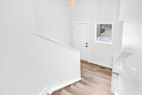 1014 Limit Avenue, Crossfield, AB - Indoor Photo Showing Other Room