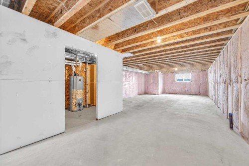 1014 Limit Avenue, Crossfield, AB - Indoor