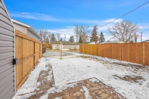 1014 Limit Avenue, Crossfield, AB - Outdoor
