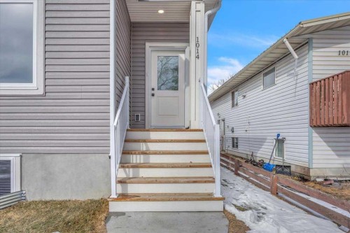 1014 Limit Avenue, Crossfield, AB - Outdoor With Exterior