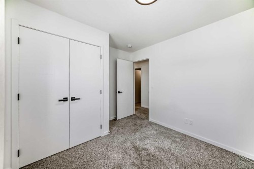 120 Seton Villas Se, Calgary, AB - Indoor Photo Showing Other Room