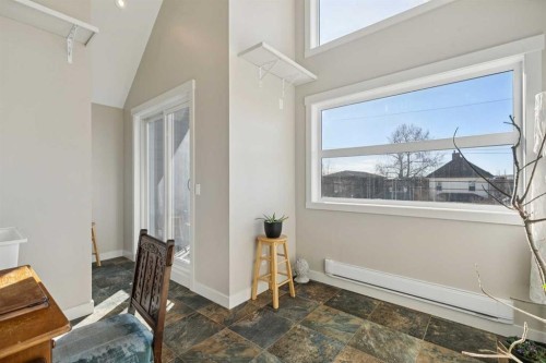 1013 19 Avenue Se, Calgary, AB - Indoor Photo Showing Other Room