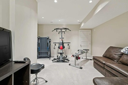 1013 19 Avenue Se, Calgary, AB - Indoor Photo Showing Gym Room