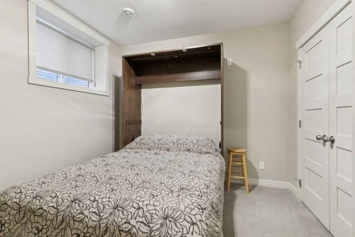1013 19 Avenue Se, Calgary, AB - Indoor Photo Showing Bedroom