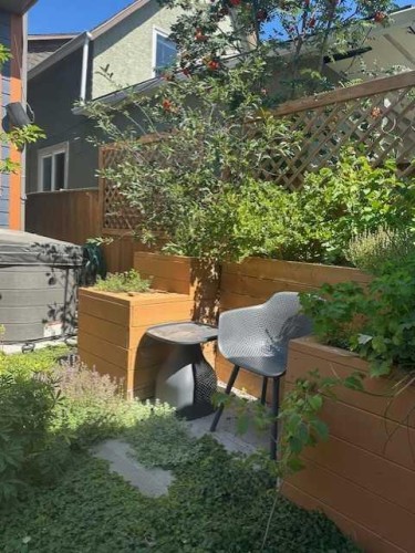 1013 19 Avenue Se, Calgary, AB - Outdoor