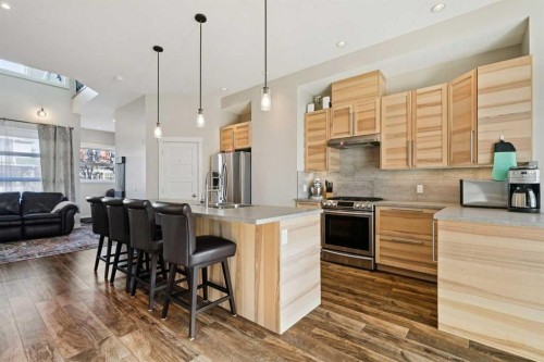 1013 19 Avenue Se, Calgary, AB - Indoor Photo Showing Kitchen With Stainless Steel Kitchen With Upgraded Kitchen