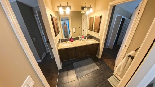 466 Cimarron Boulevard, Okotoks, AB - Indoor Photo Showing Bathroom