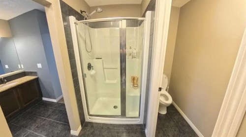 466 Cimarron Boulevard, Okotoks, AB - Indoor Photo Showing Bathroom