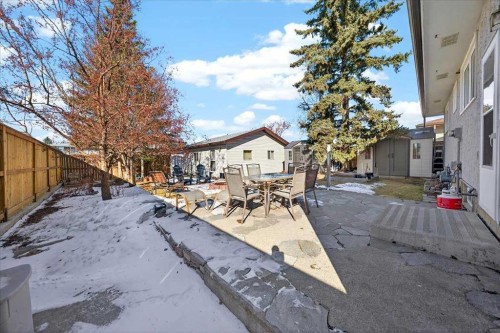 215 Pinegrove Close Ne, Calgary, AB - Outdoor