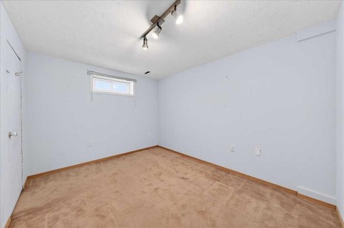 215 Pinegrove Close Ne, Calgary, AB - Indoor Photo Showing Other Room