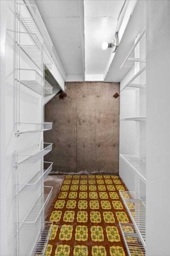 215 Pinegrove Close Ne, Calgary, AB - Indoor Photo Showing Other Room