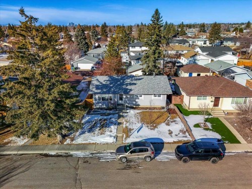 215 Pinegrove Close Ne, Calgary, AB - Outdoor With View