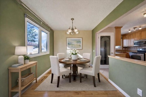 215 Pinegrove Close Ne, Calgary, AB - Indoor Photo Showing Dining Room