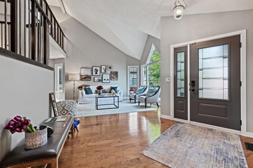 33 Sunset Crescent, Okotoks, AB - Indoor Photo Showing Other Room