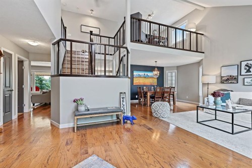 33 Sunset Crescent, Okotoks, AB - Indoor Photo Showing Other Room