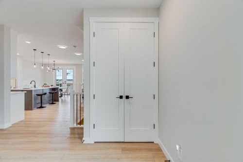 467 Kinniburgh Loop, Chestermere, AB - Indoor Photo Showing Other Room