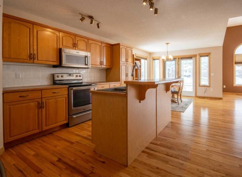 5111 Shannon Drive, Olds, AB - Indoor Photo Showing Kitchen