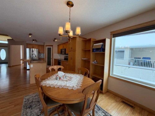 5111 Shannon Drive, Olds, AB - Indoor Photo Showing Dining Room