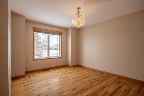 5111 Shannon Drive, Olds, AB - Indoor Photo Showing Other Room