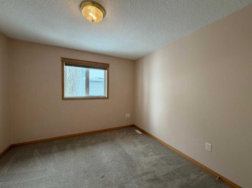 5111 Shannon Drive, Olds, AB - Indoor Photo Showing Other Room