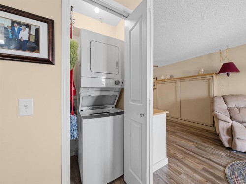 3208 Millrise Point Sw, Calgary, AB - Indoor Photo Showing Laundry Room