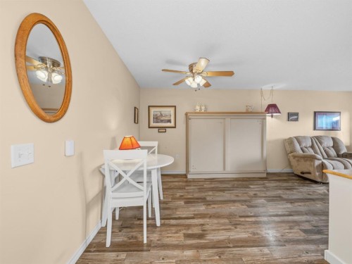 3208 Millrise Point Sw, Calgary, AB - Indoor Photo Showing Other Room