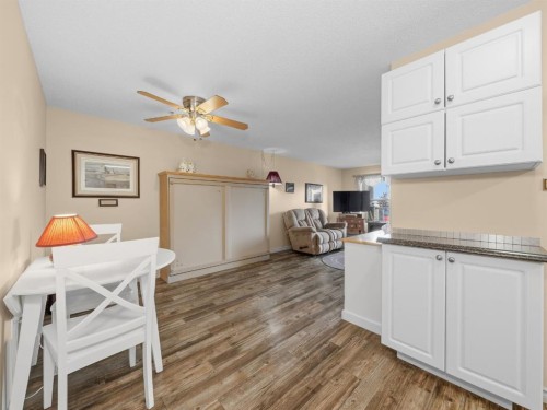 3208 Millrise Point Sw, Calgary, AB - Indoor