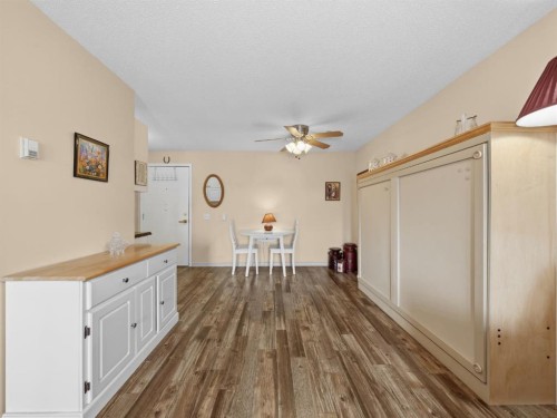 3208 Millrise Point Sw, Calgary, AB - Indoor Photo Showing Other Room