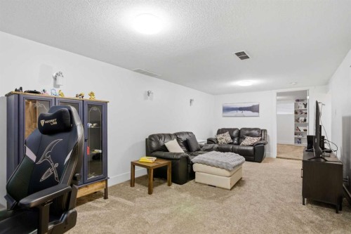 527 Athlone Road Se, Calgary, AB - Indoor