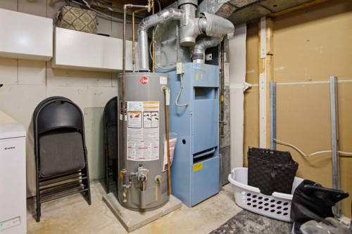 527 Athlone Road Se, Calgary, AB - Indoor Photo Showing Basement