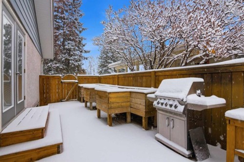 527 Athlone Road Se, Calgary, AB - Outdoor