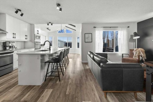 218 Coville Circle Ne, Calgary, AB - Indoor Photo Showing Kitchen