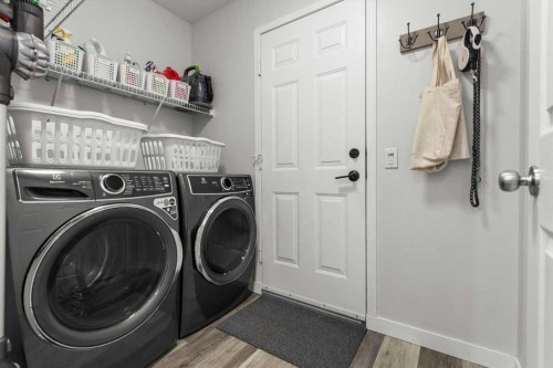 218 Coville Circle Ne, Calgary, AB - Indoor Photo Showing Laundry Room
