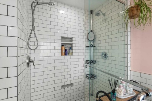 218 Coville Circle Ne, Calgary, AB - Indoor Photo Showing Bathroom