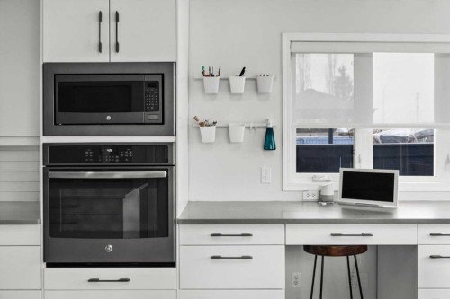 218 Coville Circle Ne, Calgary, AB - Indoor Photo Showing Kitchen