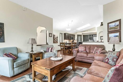263 Willow Ridge Manor Sw, Diamond Valley, AB - Indoor Photo Showing Living Room