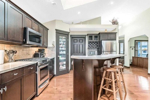 263 Willow Ridge Manor Sw, Diamond Valley, AB - Indoor Photo Showing Kitchen With Upgraded Kitchen