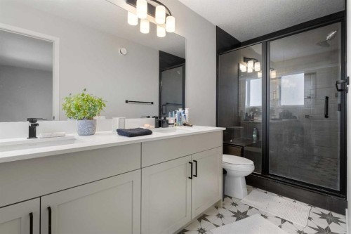 22 Edith Manor Nw, Calgary, AB - Indoor Photo Showing Bathroom