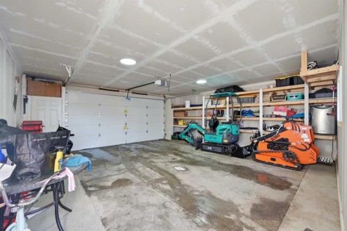 14 Skyview Point Road Ne, Calgary, AB - Indoor Photo Showing Garage