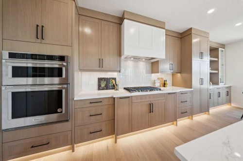 6 Westmount Point, Okotoks, AB - Indoor Photo Showing Kitchen With Upgraded Kitchen