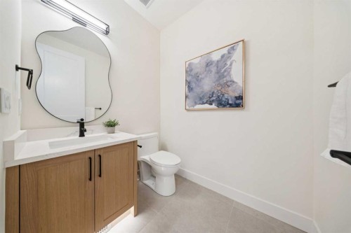 6 Westmount Point, Okotoks, AB - Indoor Photo Showing Bathroom